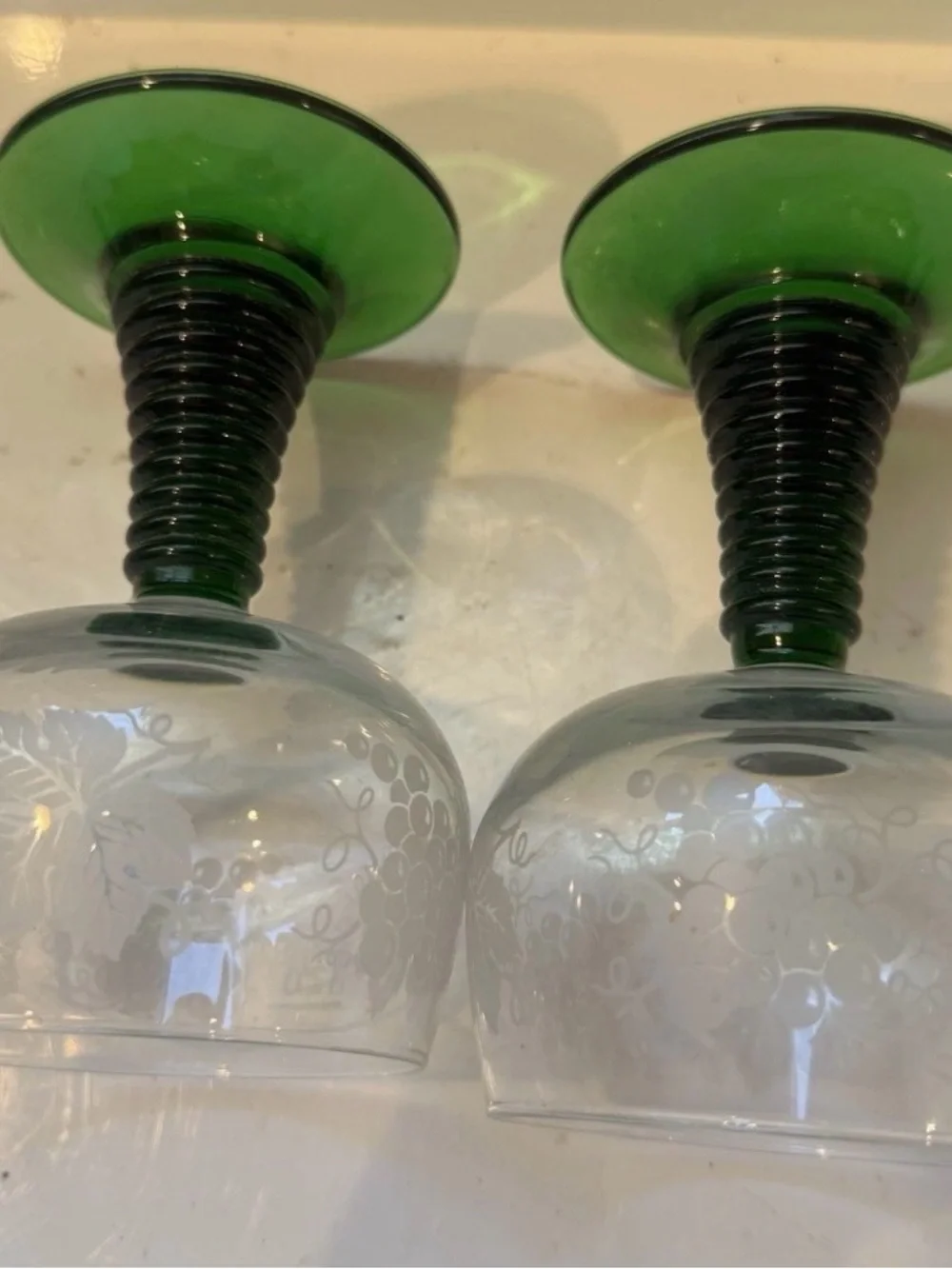 2 Vintage Luminarc France Etched Grapevine Ringed Ribbed Green Stem Wine Glasses